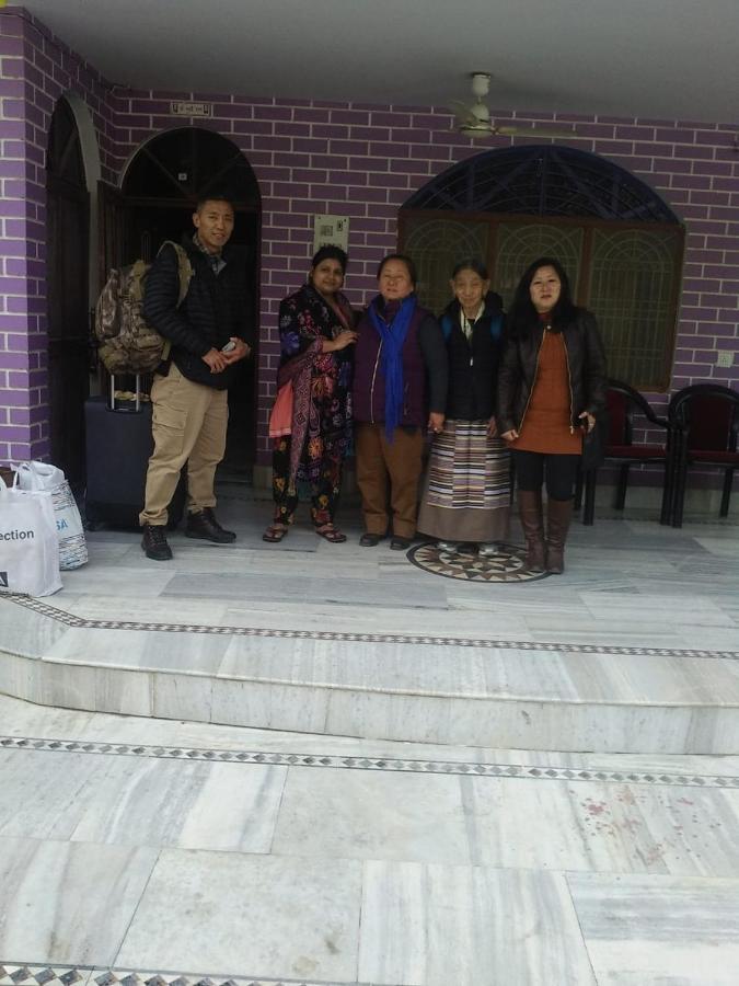 Srishti Shelter Hotel Varanasi Luaran gambar