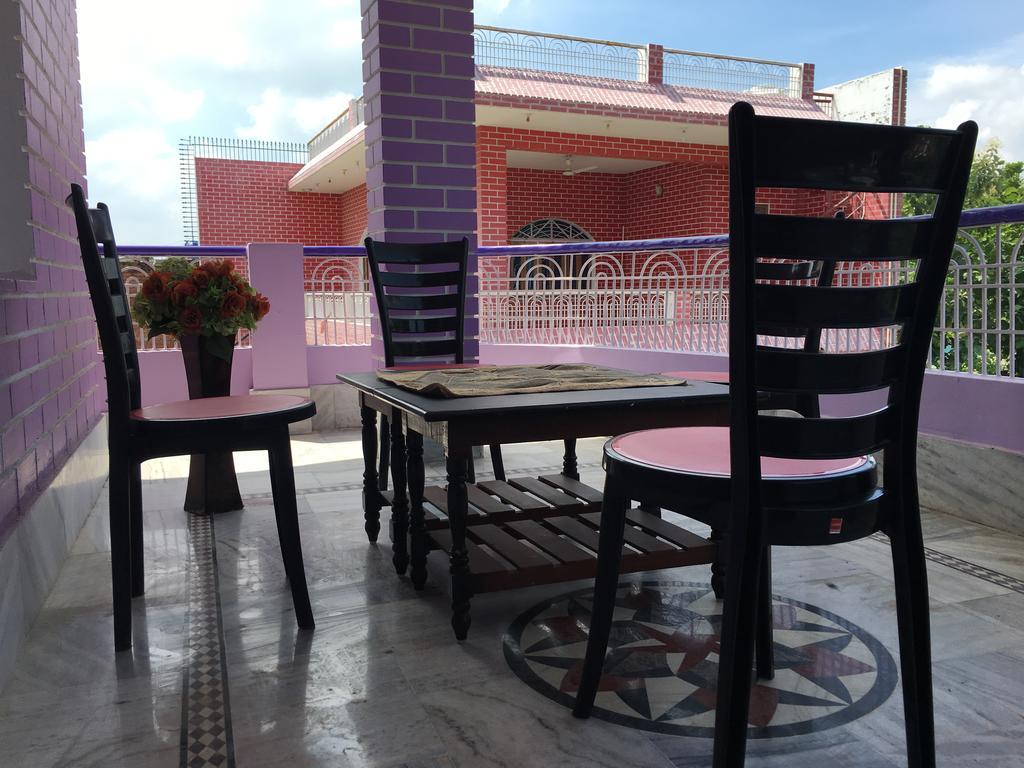 Srishti Shelter Hotel Varanasi Luaran gambar